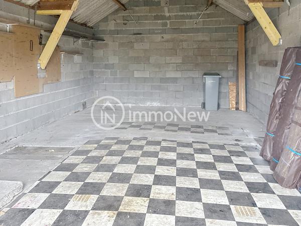 BEAU GARAGE 40 M2 SUR TERRAIN 200 M2 PROCHE DES PLAGES