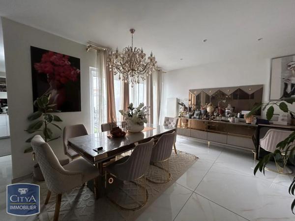 Maison à louer 4 pièces 140m² Lille (59000)