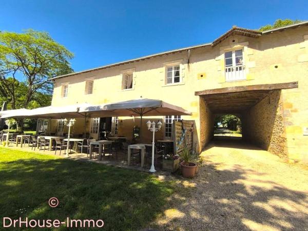 Château à vendre 30 pièces de 1 500 m²