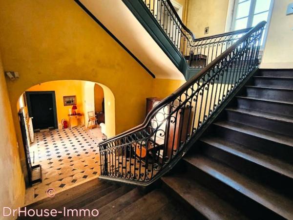 Château à vendre 30 pièces de 1 500 m²