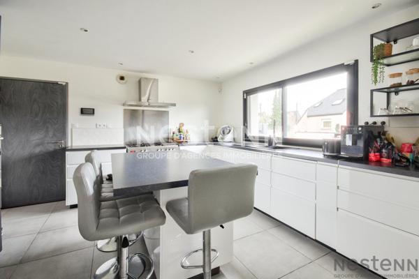 MAISON CONTEMPORAINE HABITABLE DE PLAIN PIED PROCHE BOURG