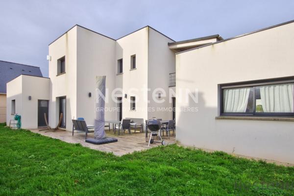 MAISON CONTEMPORAINE HABITABLE DE PLAIN PIED PROCHE BOURG