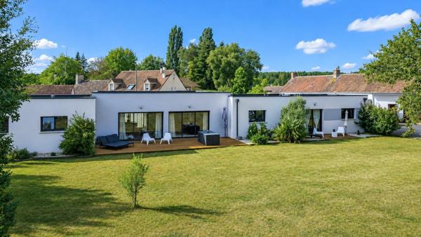 Maison à CHANGE, 72560 - 8 pièces 303m²