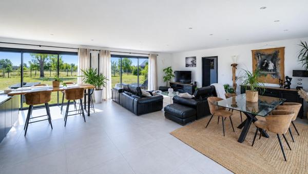 Maison à CHANGE, 72560 - 8 pièces 303m²