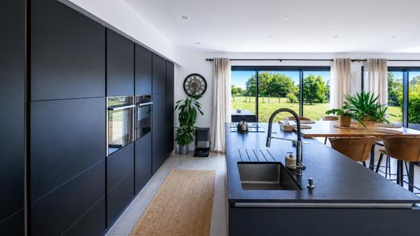 Maison à CHANGE, 72560 - 8 pièces 303m²