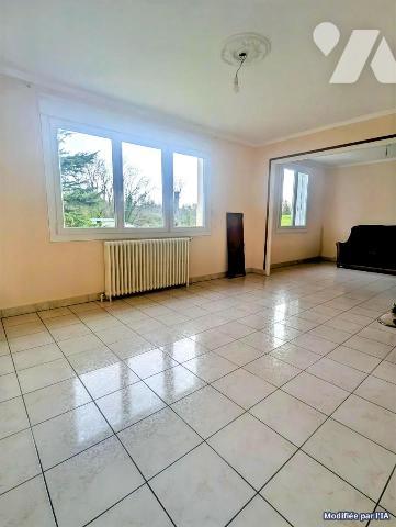 A QUIBOU, maison sur sous-sol, trois chambres, sur terrain d'environ 1 300 m2