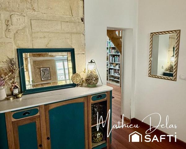 Maison de ville sur trois niveaux au cœur de Langoiran