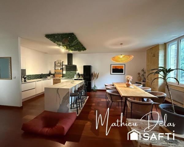 Maison de ville sur trois niveaux au cœur de Langoiran