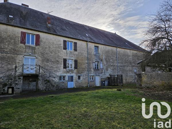 Immeuble à vendre 315 m² Vaite