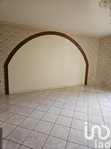 Immeuble à vendre 315 m² Vaite