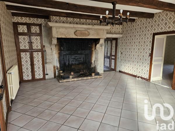 Immeuble à vendre 315 m² Vaite