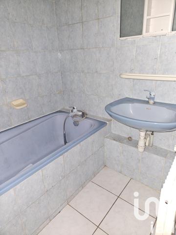 Immeuble à vendre 315 m² Vaite