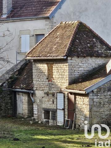 Immeuble à vendre 315 m² Vaite