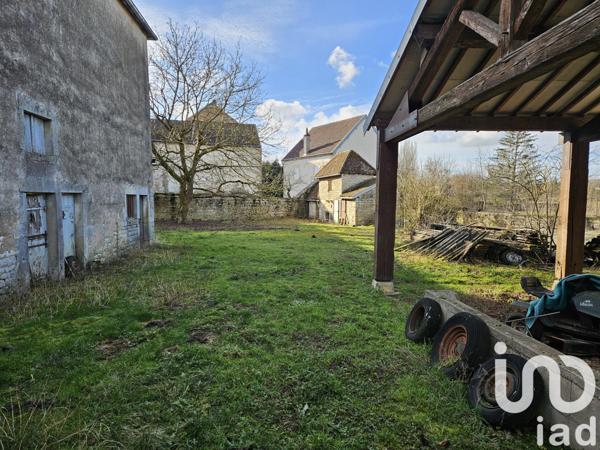 Immeuble à vendre 315 m² Vaite