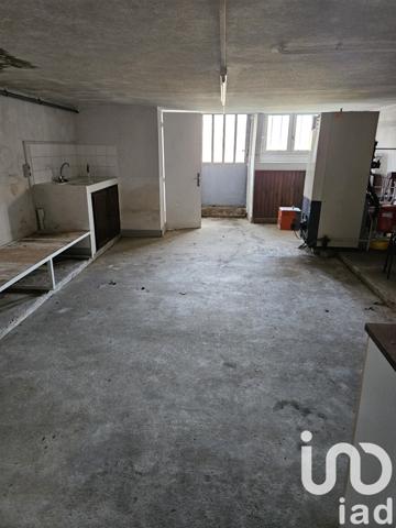 Immeuble à vendre 315 m² Vaite