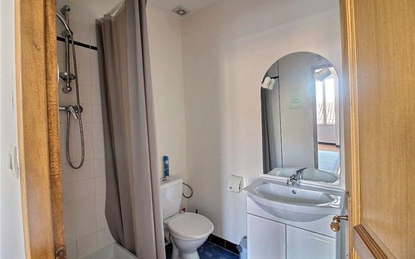 Appartement à vendre    2 pièces •  Marseille 6