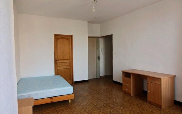 Appartement à vendre    2 pièces •  Marseille 6