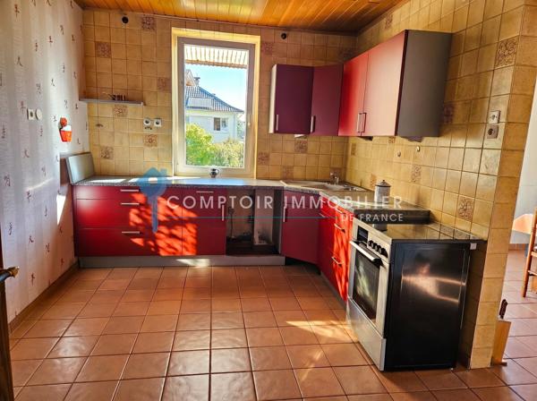 Maison de village
                                                                                                                                                                                                                                                                                                                        8 pièce(s)                                                                                                                                                                                                          6 chambre(s)                                                                                                                                                                                                          190  m²