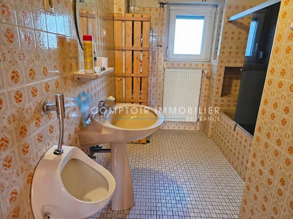 Maison de village
                                                                                                                                                                                                                                                                                                                        8 pièce(s)                                                                                                                                                                                                          6 chambre(s)                                                                                                                                                                                                          190  m²