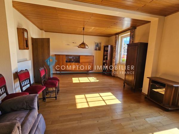 Maison de village
                                                                                                                                                                                                                                                                                                                        8 pièce(s)                                                                                                                                                                                                          6 chambre(s)                                                                                                                                                                                                          190  m²