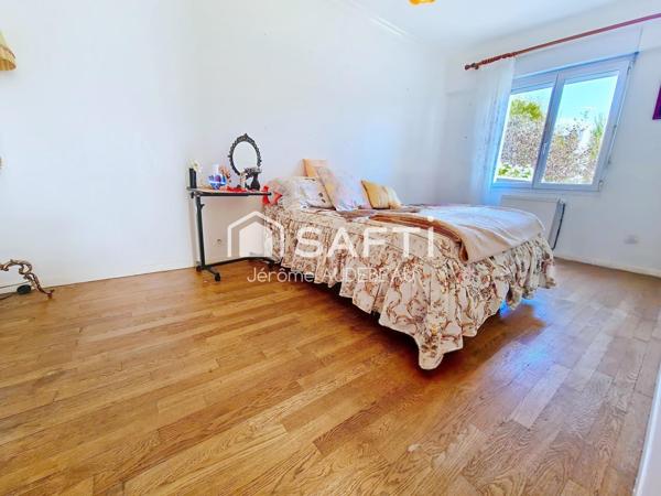 Bien placée dans le centre d'ERQUY, proche plages et commerces