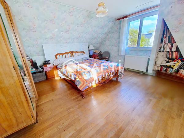 Bien placée dans le centre d'ERQUY, proche plages et commerces