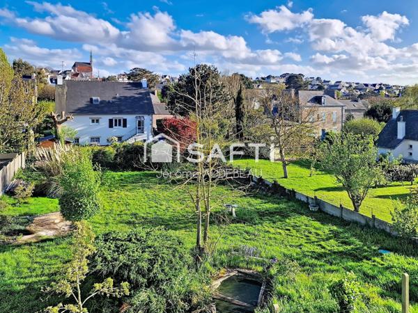 Bien placée dans le centre d'ERQUY, proche plages et commerces