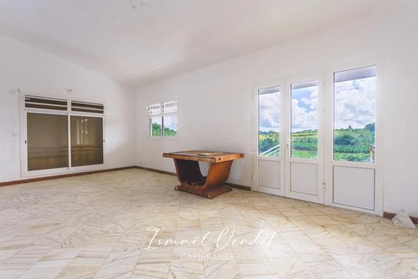 Villa de 391,6 m² sur un terrain de 5 301 m²