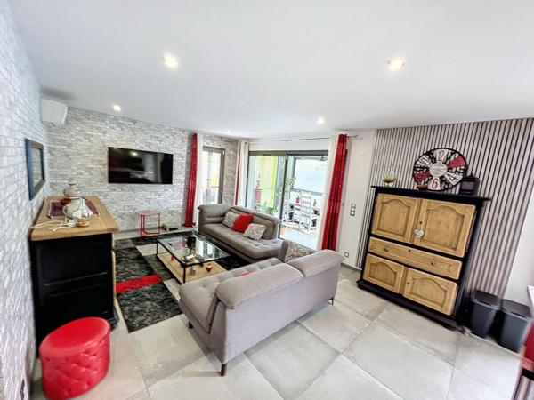 APPARTEMENT CONTEMPORAIN AVEC TERRASSE & PISCINE – À DEUX PAS DES PLAGES ET COMMERCES