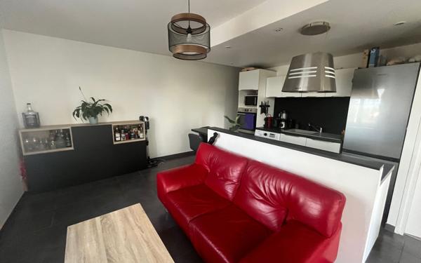 Appartement à vendre    2 pièces • 42 m2 Pont-de-Chéruy