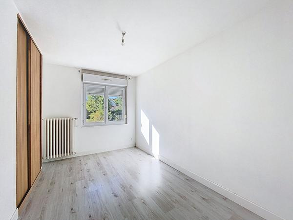 Maison spacieuse a vendre a Amboise - 4 chambres.