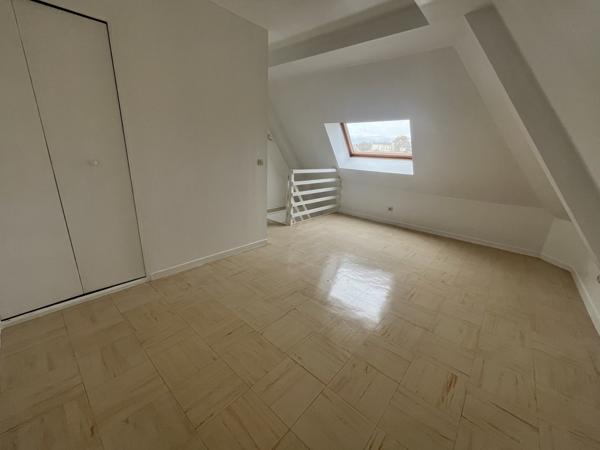 Duplex située au BORD D'ESSONNE - secteur calme