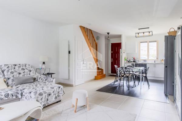 Appartement Duplex avec Jardin 3 pièces à vendre à Saulx-Marchais