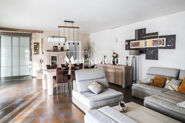 VILLA CONTEMPORAINE DE PLAIN-PIED - PISCINE & VUE DÉGAGÉE -