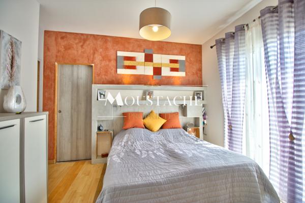 VILLA CONTEMPORAINE DE PLAIN-PIED - PISCINE & VUE DÉGAGÉE -