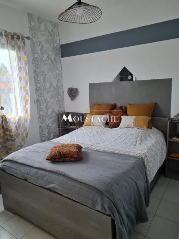 VILLA CONTEMPORAINE DE PLAIN-PIED - PISCINE & VUE DÉGAGÉE -