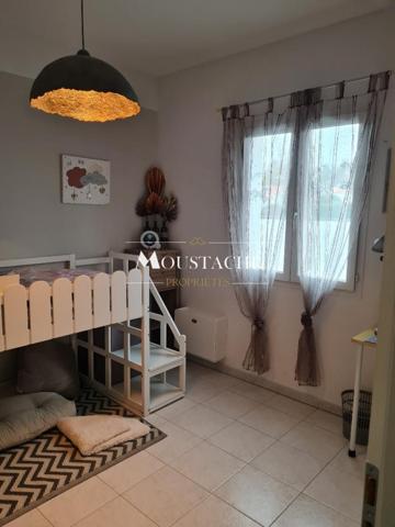 VILLA CONTEMPORAINE DE PLAIN-PIED - PISCINE & VUE DÉGAGÉE -