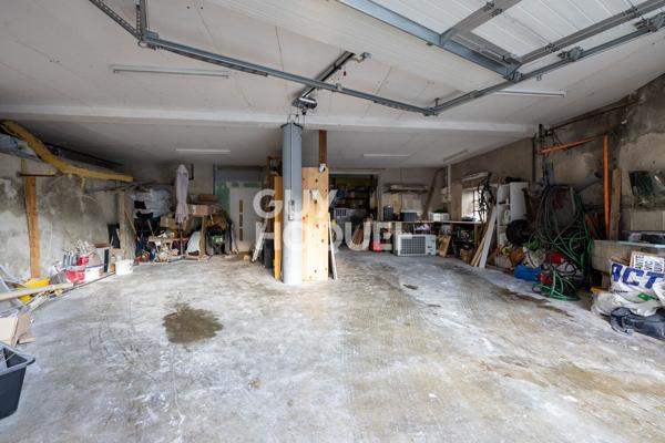 VOLVIC - Maison 170 m2, 5 chambres, terrasse et double garage