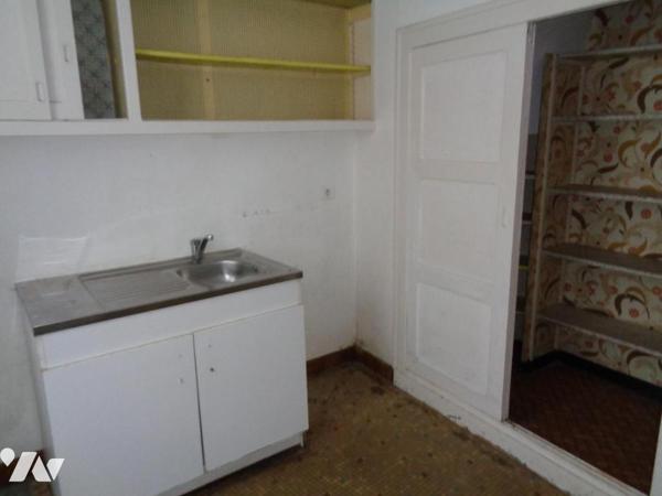 Idéal investisseur en centre bourg : magasin + possibilité appartement