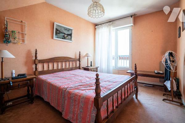 NOUVEAUTE - EXCLUSIVITE - PLACE DES LICES - DERNIER ETAGE - ASCENSEUR