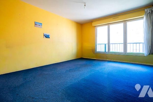 NOUVEAUTE - EXCLUSIVITE - PLACE DES LICES - DERNIER ETAGE - ASCENSEUR
