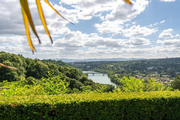 Fontaines Sur Saône - Maison de 284 m² environ - 5 Chambres - Terrain de 1Ha