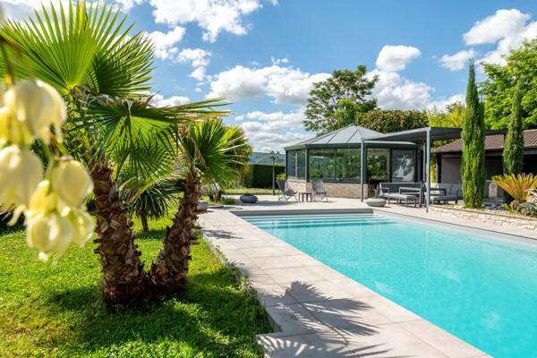 Fontaines Sur Saône - Maison de 284 m² environ - 5 Chambres - Terrain de 1Ha