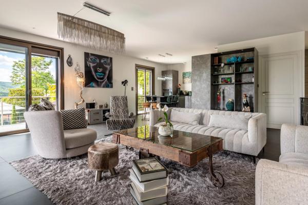 Fontaines Sur Saône - Maison de 284 m² environ - 5 Chambres - Terrain de 1Ha