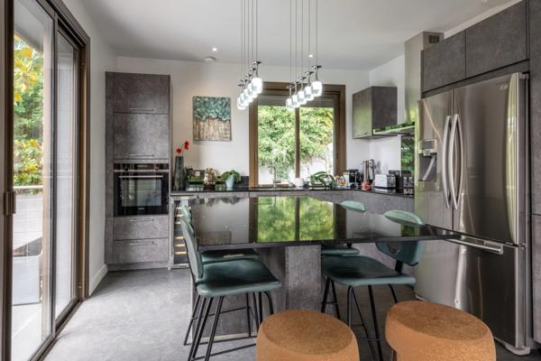 Fontaines Sur Saône - Maison de 284 m² environ - 5 Chambres - Terrain de 1Ha