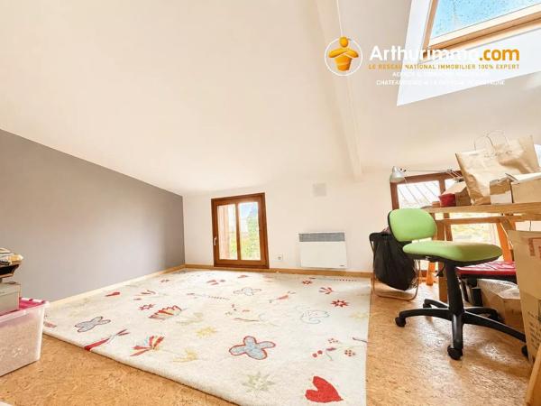 Vente                                                      Maison
                        
                     7 pièces                      144 m2                     à Vitré
