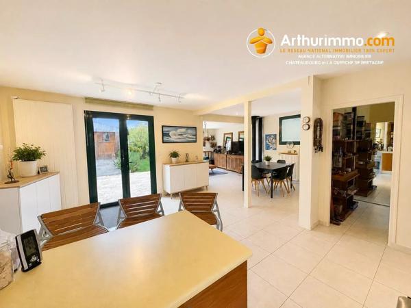 Vente                                                      Maison
                        
                     7 pièces                      144 m2                     à Vitré