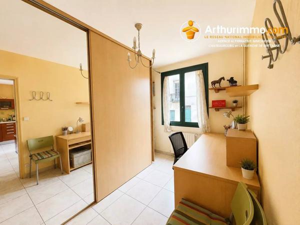 Vente                                                      Maison
                        
                     7 pièces                      144 m2                     à Vitré