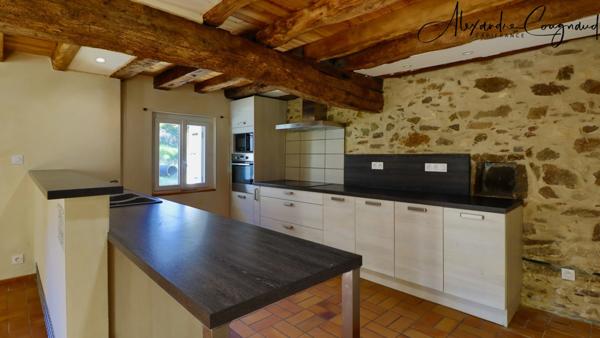 A vendre SOREZE (81) - Maison de village en pierre de 116 m², 3 chambres, garage
