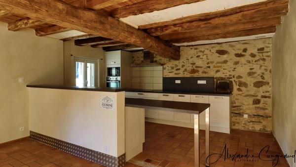A vendre SOREZE (81) - Maison de village en pierre de 116 m², 3 chambres, garage